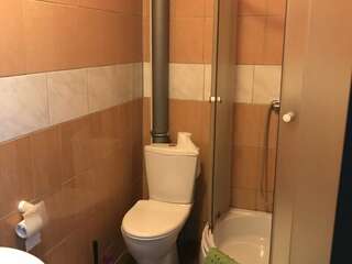 Мини-отель Гринвич Кандалакша Двухместный номер с 2 отдельными кроватями и ванной-5