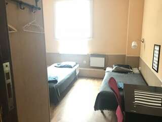 Мини-отель Гринвич Кандалакша Трехместный номер с основными удобствами-1